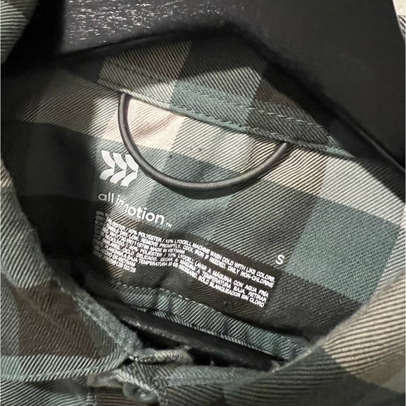 Men Shirt Flannel Small (elegant shirt) - Picture 3 of 3